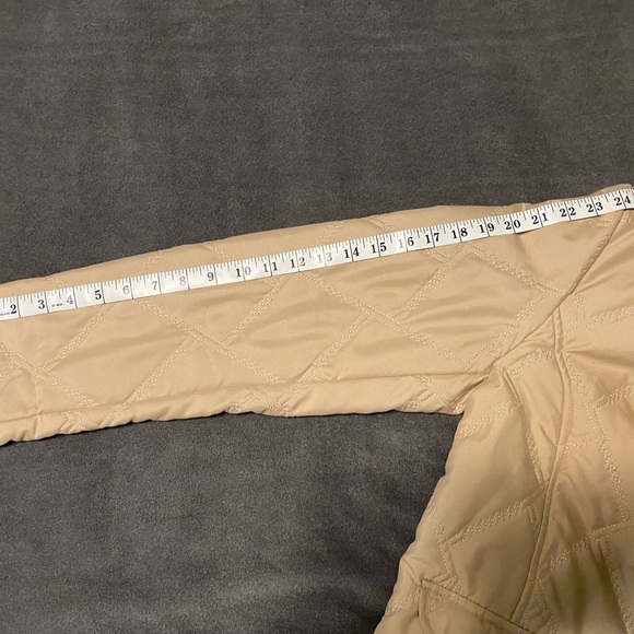 Large Jane Ashley Lightweight Quilted Puffer Jacket. Tab - Picture 9 of 12